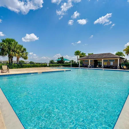 Townhome With Pool Access, 12 Mi To Disney Parks!